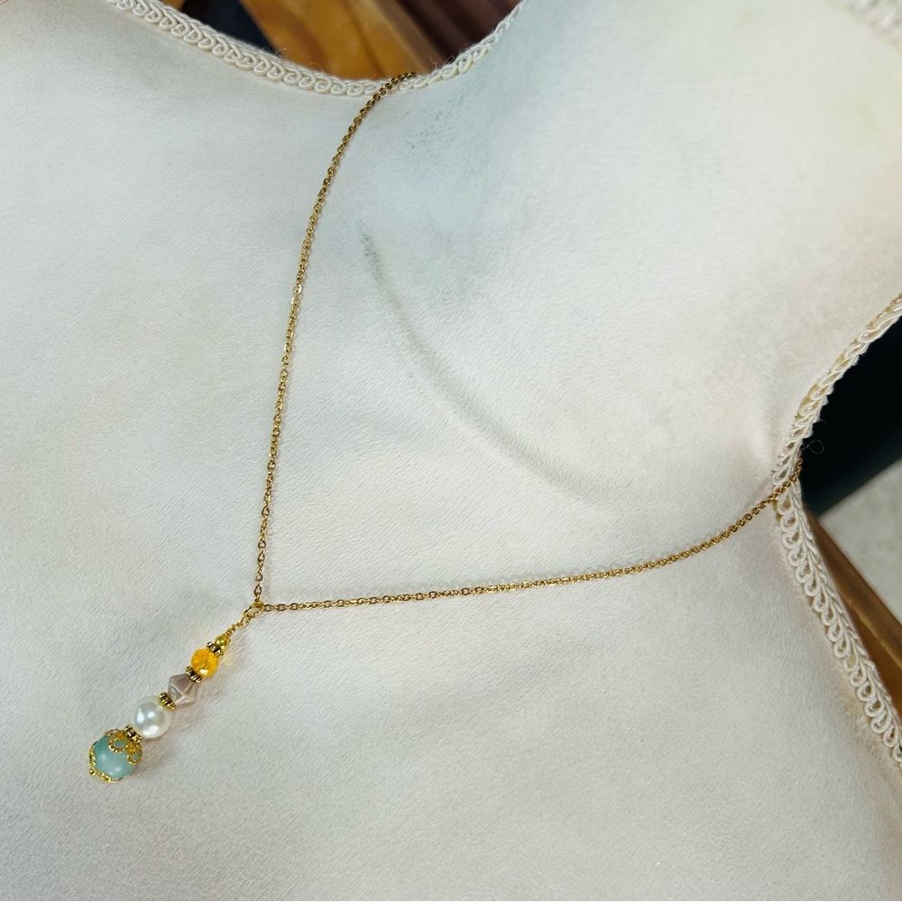 Handcrafted vintage bead green chalcedony pendant on chain necklace